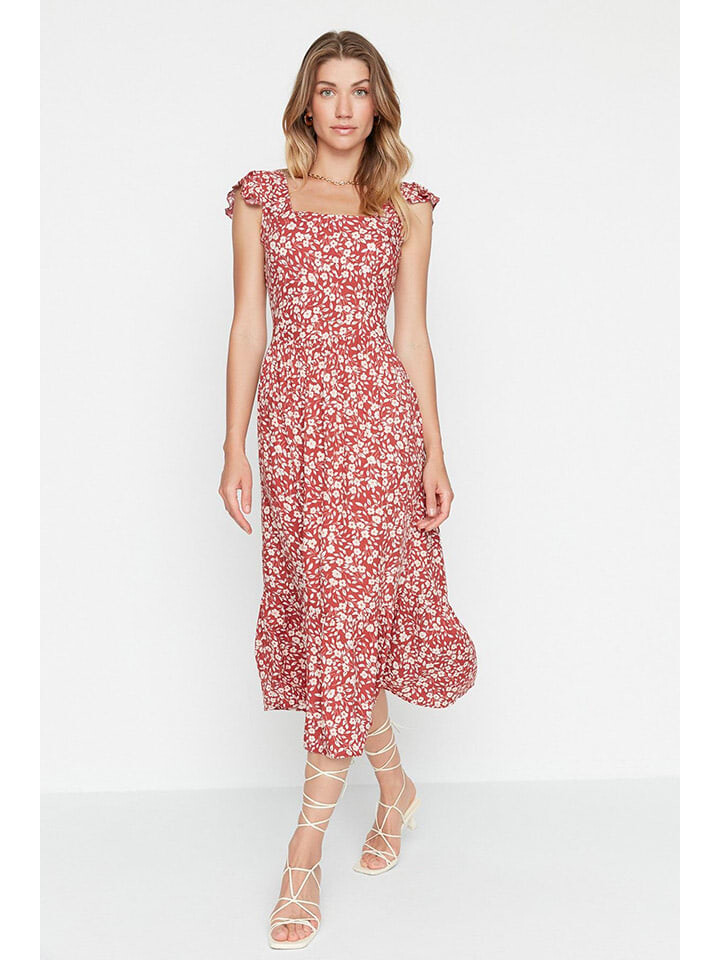 Длинное платье trendyol, цвет rot/weiß
Длинное платье trendyol, цвет rot/weiß