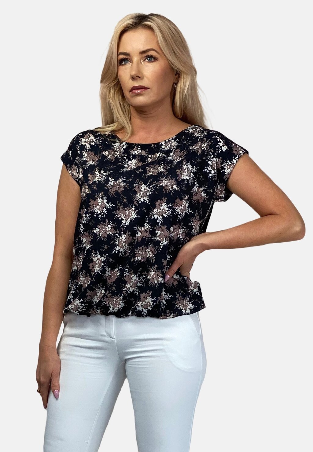 Блузка BOAT NECKLINE REGINA FASHION, цвет black with floral print
Блузка BOAT NECKLINE REGINA FASHION, цвет black with floral print