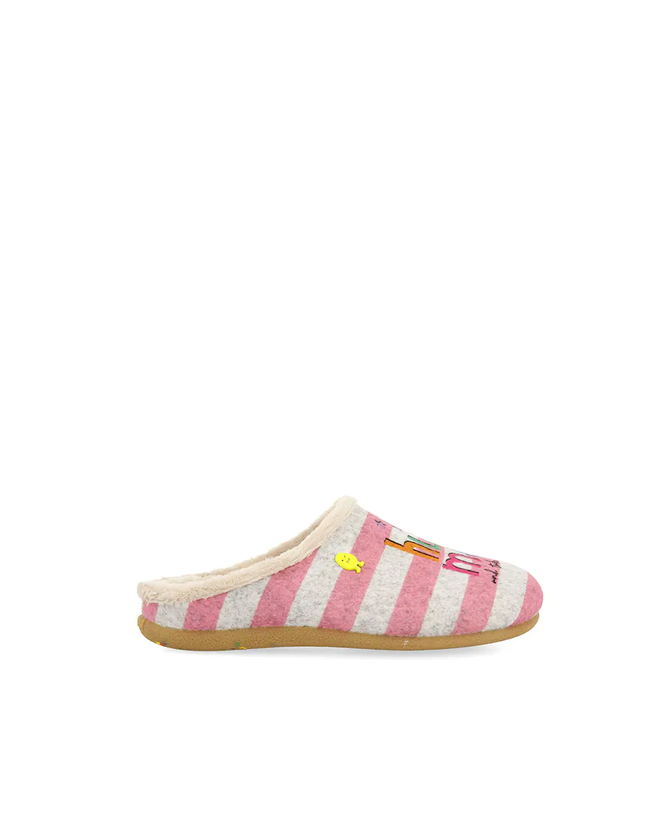 Открытые тапочки для девочек из переработанного материала Hot Potatoes, серый
Открытые тапочки для девочек из переработанного материала Hot Potatoes, серый