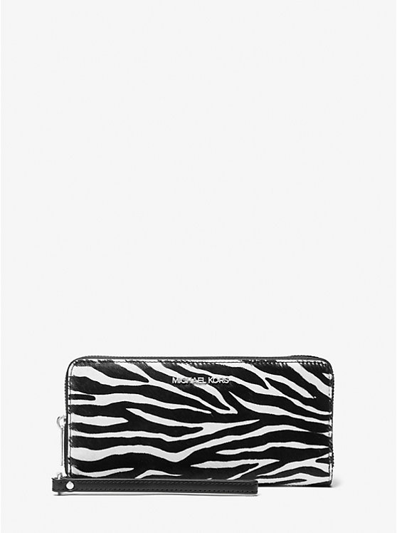 Кошелек Continental Jet Set Travel из телячьей шерсти с принтом зебры Michael Kors, черный
Кошелек Continental Jet Set Travel из телячьей шерсти с принтом зебры Michael Kors, черный