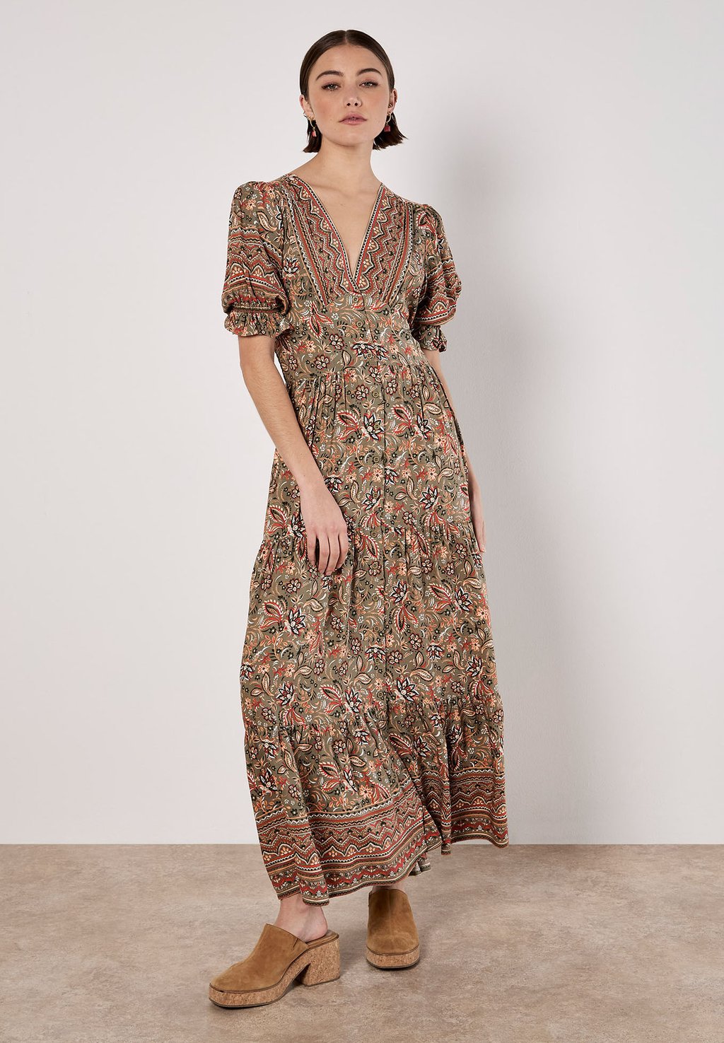 Платье макси Apricot, хаки
Платье макси Apricot, хаки