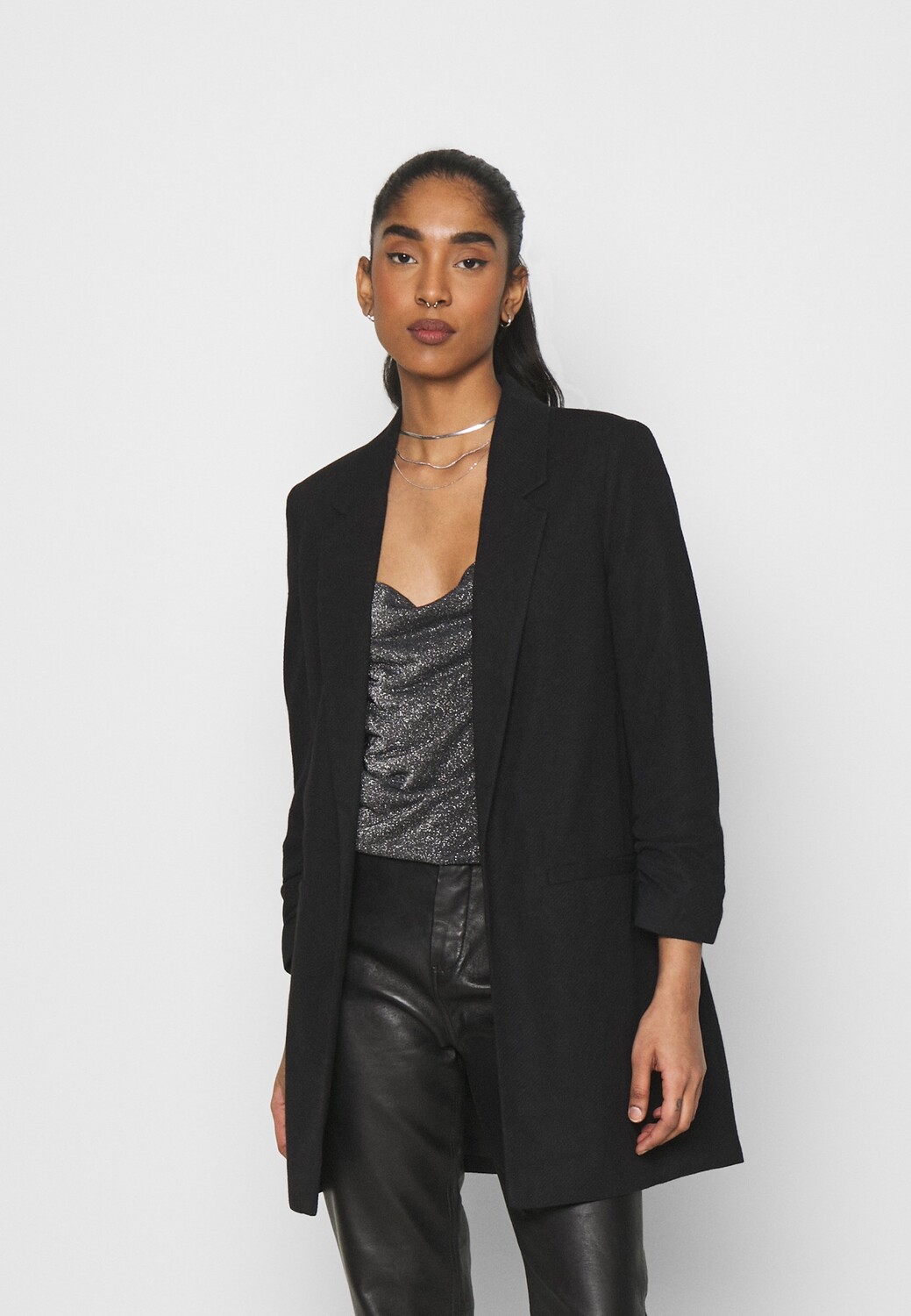 Пальто короткое Vero Moda, черный
Пальто короткое Vero Moda, черный