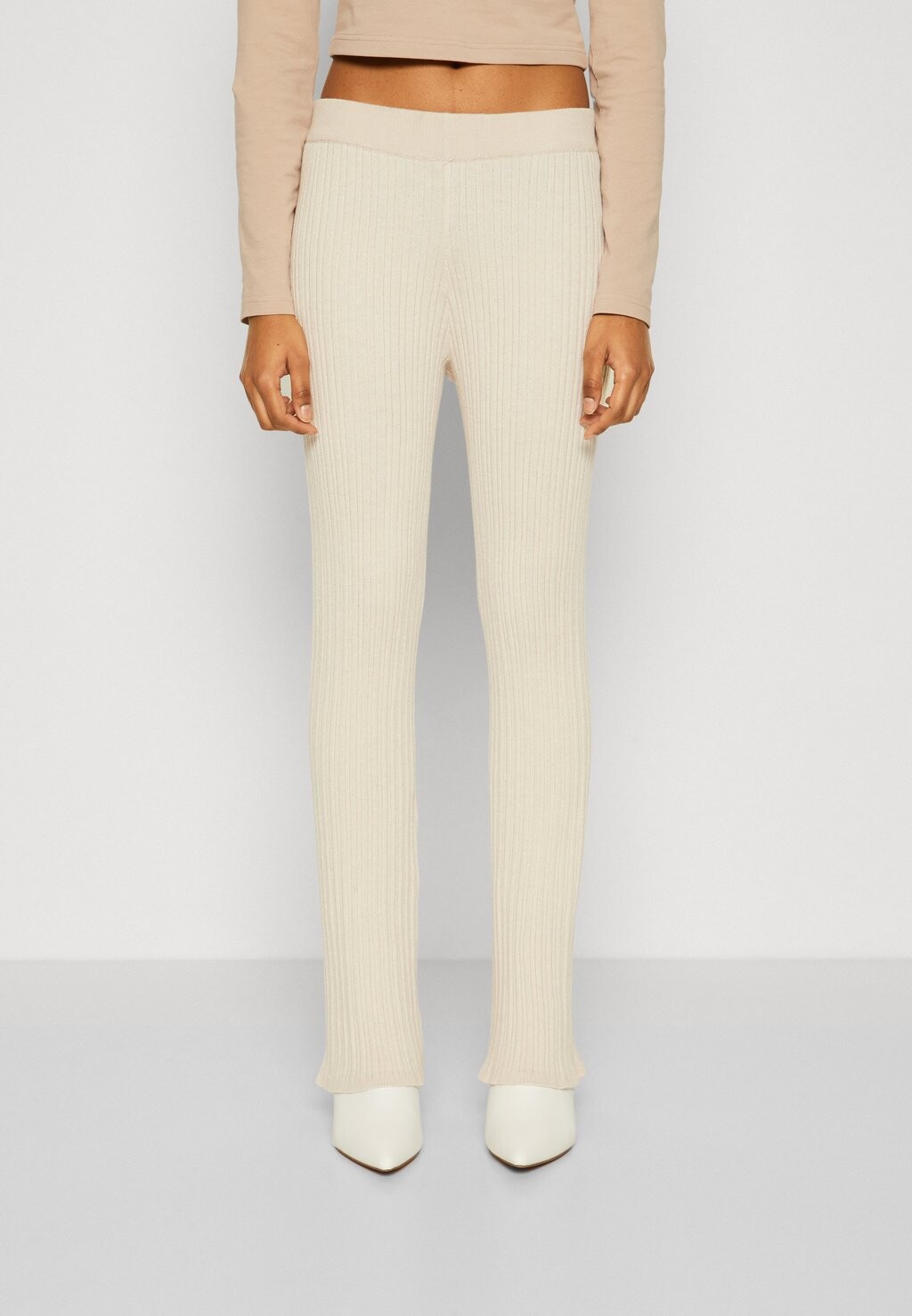 Брюки Onljenna Life Flare ONLY Petite, цвет pumice stone
Брюки Onljenna Life Flare ONLY Petite, цвет pumice stone