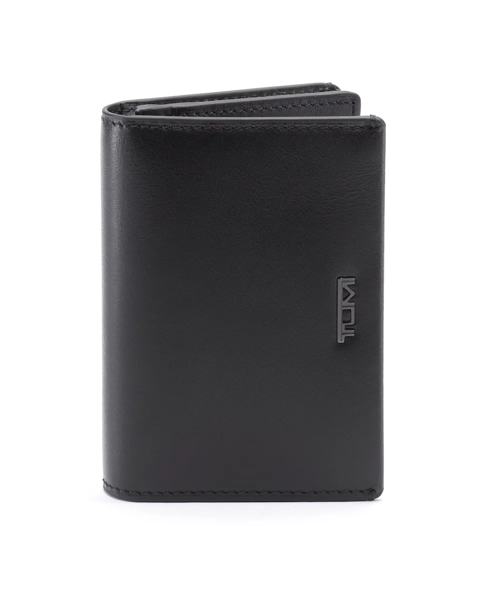 Усиленный мужской держатель для карт Nassau из черной кожи Tumi, чёрный
Усиленный мужской держатель для карт Nassau из черной кожи Tumi, чёрный