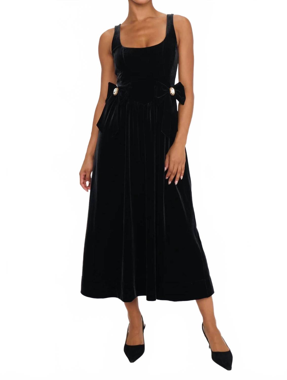 Show Me Your Mumu Платье-миди Ricci из черного бархата
Show Me Your Mumu Платье-миди Ricci из черного бархата