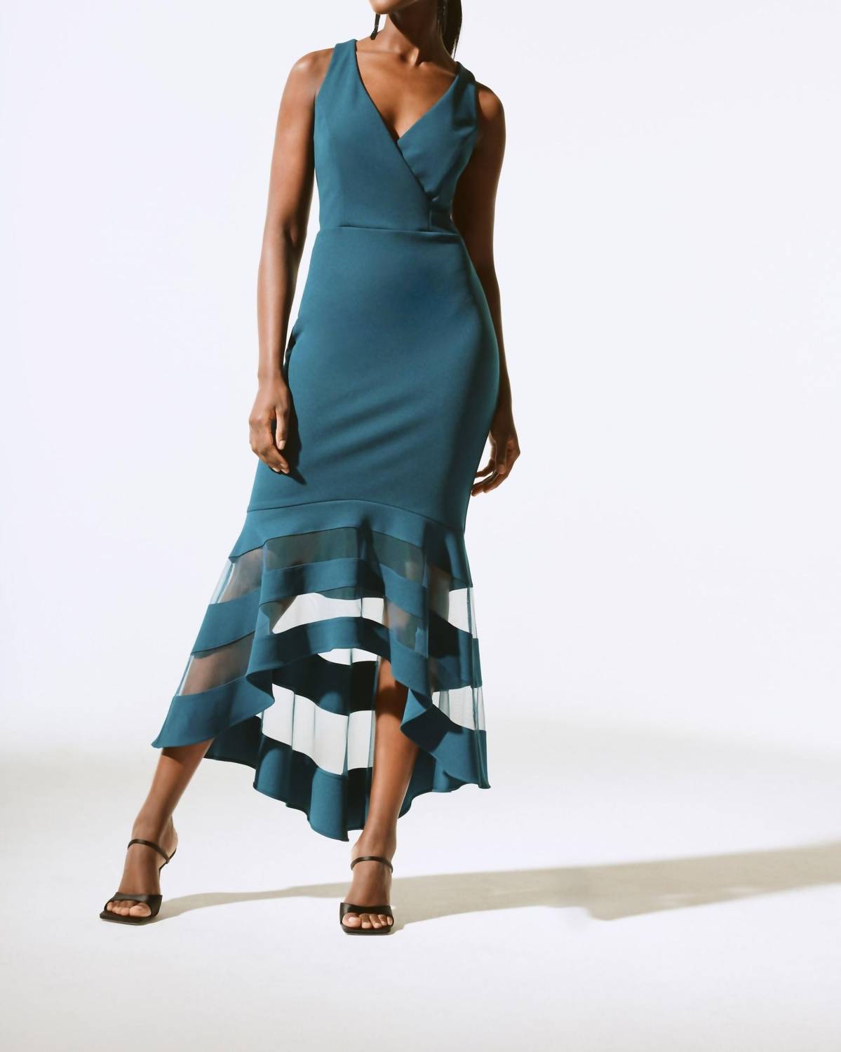 Вечернее платье с сетчатыми вставками Mermaid в цвете "Сумерки" Joseph Ribkoff
Вечернее платье с сетчатыми вставками Mermaid в цвете "Сумерки" Joseph Ribkoff