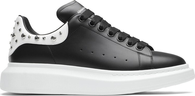 Кроссовки Alexander McQueen Studded Oversized Sneaker White Black, черный
Кроссовки Alexander McQueen Studded Oversized Sneaker White Black, черный