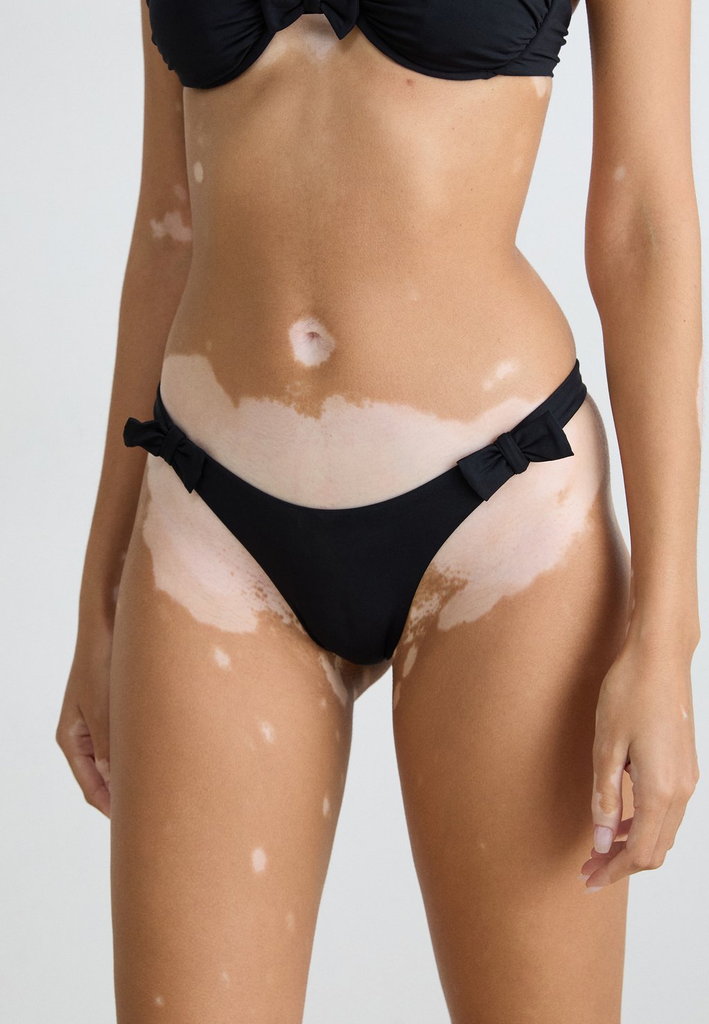 Плавки бикини BEAU HIGH CUT RIO Seafolly, черный
Плавки бикини BEAU HIGH CUT RIO Seafolly, черный