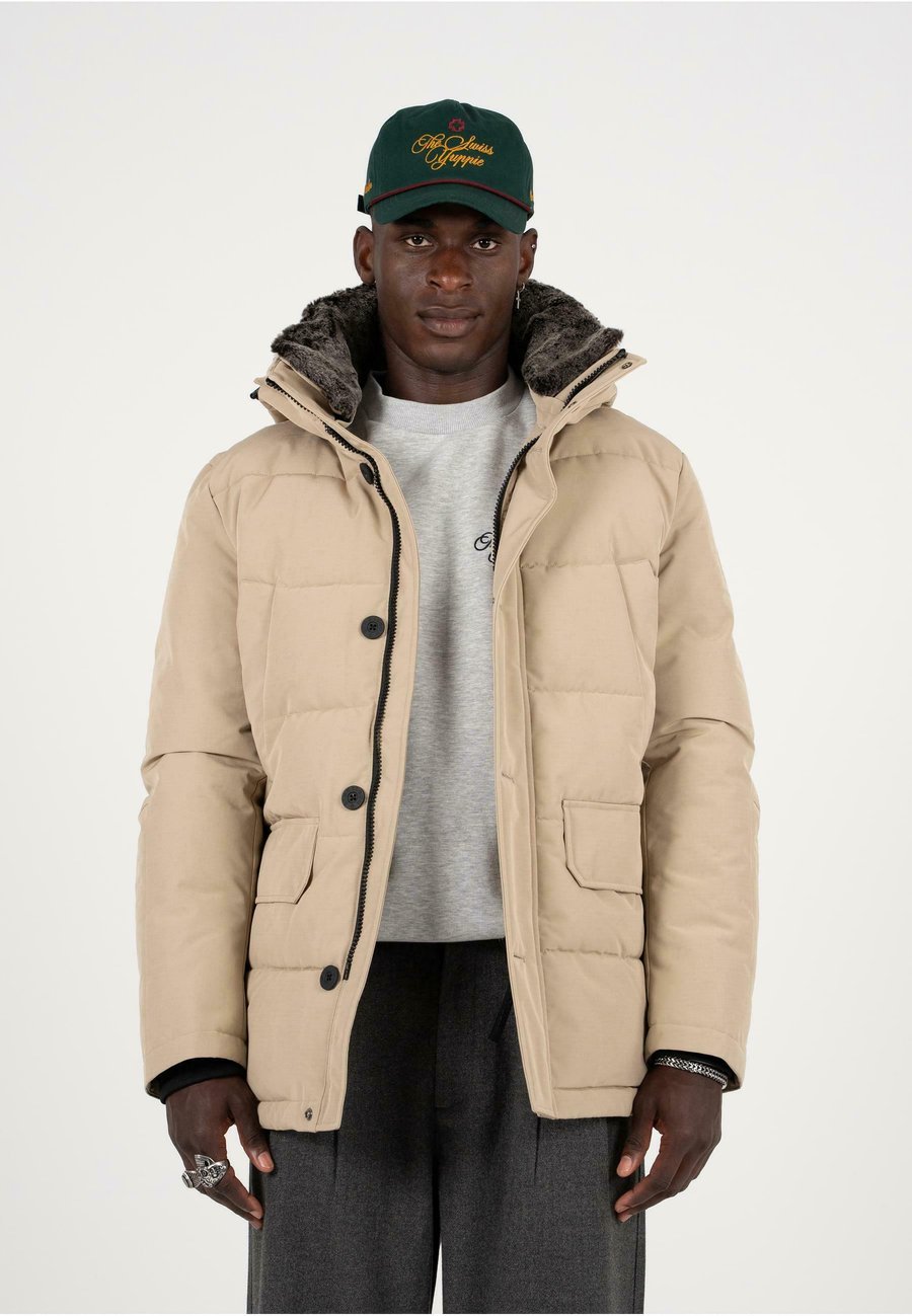 Куртка PROHIBITED THE SWISS YUPPIE, Sand
Куртка PROHIBITED THE SWISS YUPPIE, Sand