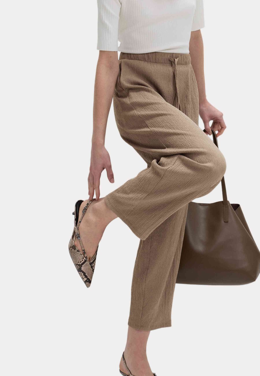 Брюки Marks & Spencer Trousers, Mocha/Light Brown
Брюки Marks & Spencer Trousers, Mocha/Light Brown