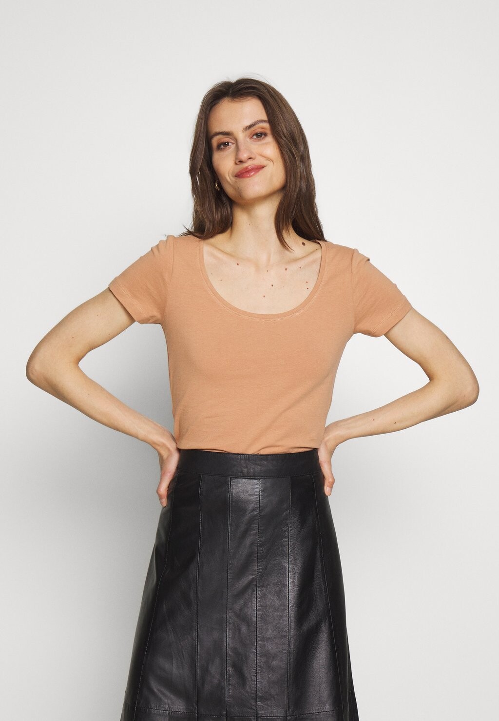 Базовая футболка 3 Pack Anna Field, белая/бежевая/черная
Базовая футболка 3 Pack Anna Field, белая/бежевая/черная