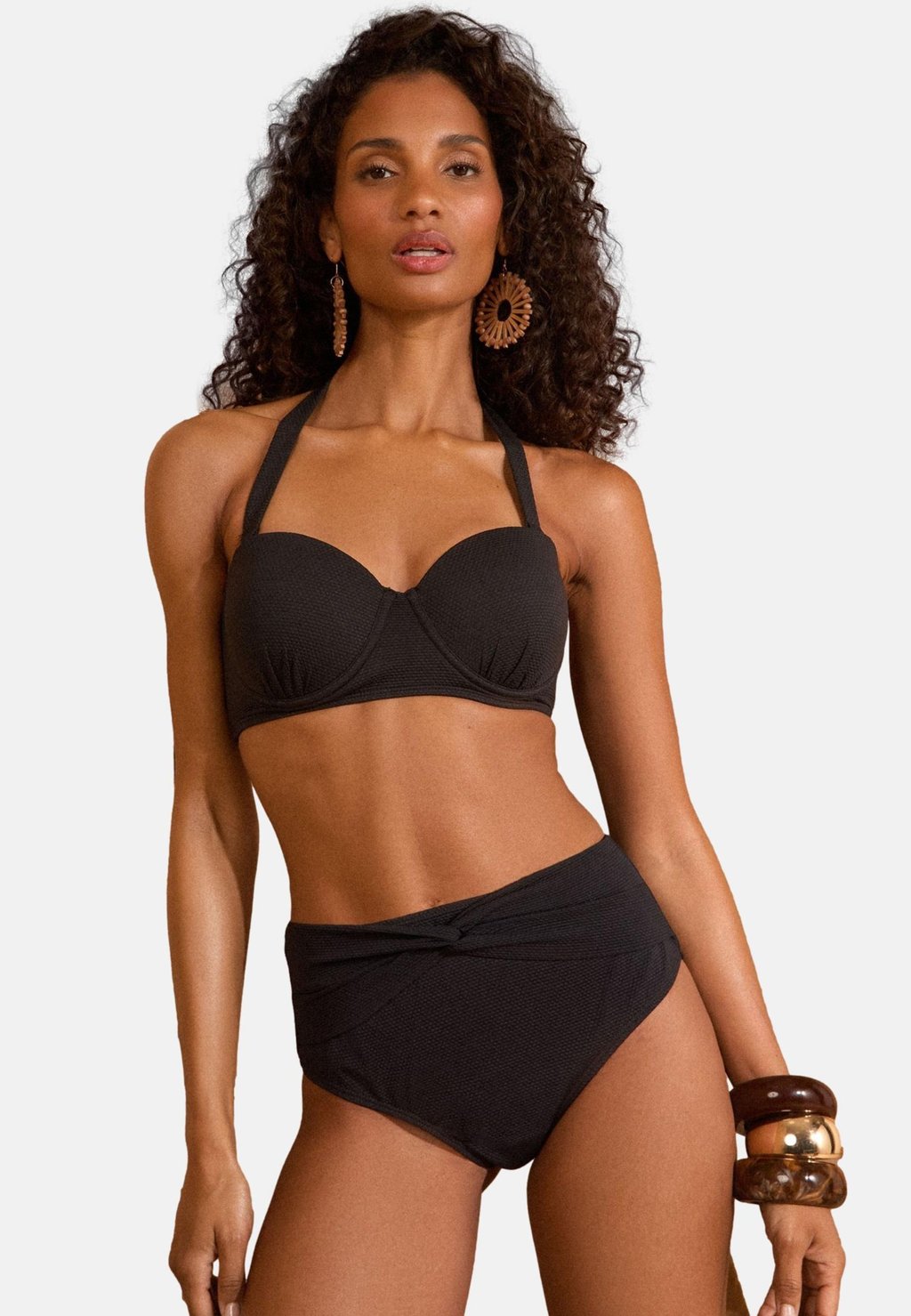 Верх бикини Love & Roses, черный
Верх бикини Love & Roses, черный