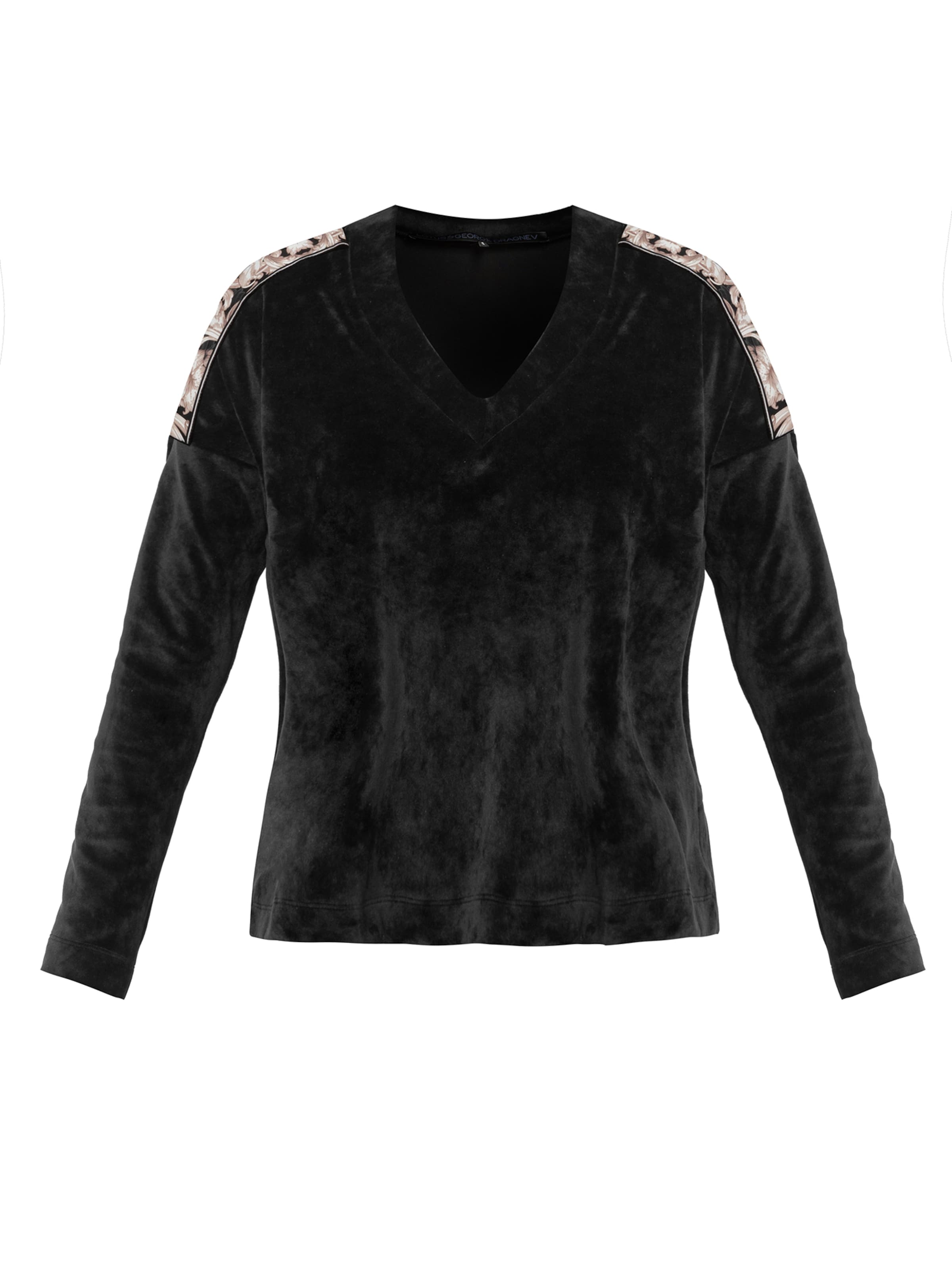 JIORO Лонгслив 'ESSENTIALS' в черном цвете
JIORO Лонгслив 'ESSENTIALS' в черном цвете