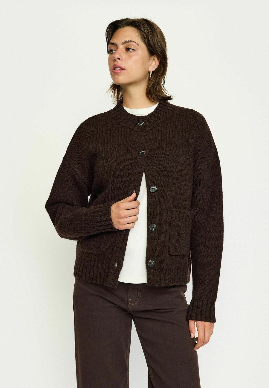 Кардиган Soft Rebels TIMO, Coffee Bean Melange/Brown
Кардиган Soft Rebels TIMO, Coffee Bean Melange/Brown