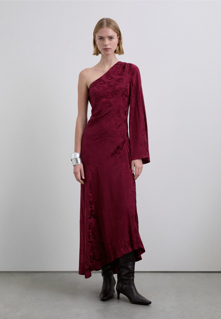 Платье Scalpers Day dress, Dark Red/Red
Платье Scalpers Day dress, Dark Red/Red