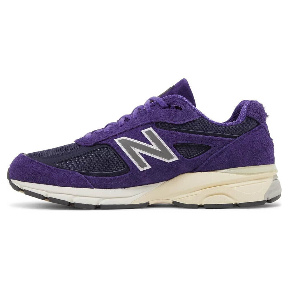 Кроссовки New Balance Teddy Santis x 990v4 Made in USA, фиолетовый/черный/белый
Кроссовки New Balance Teddy Santis x 990v4 Made in USA, фиолетовый/черный/белый