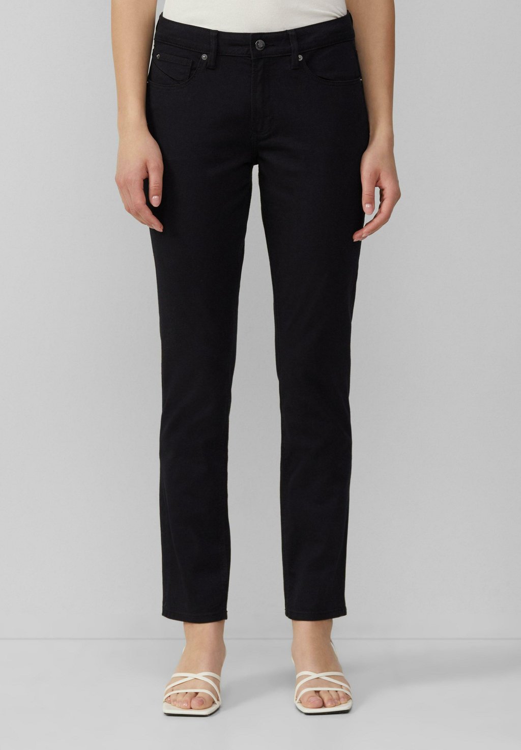 Джинсы облегающего кроя CATIE QS, черный
Джинсы облегающего кроя CATIE QS, черный