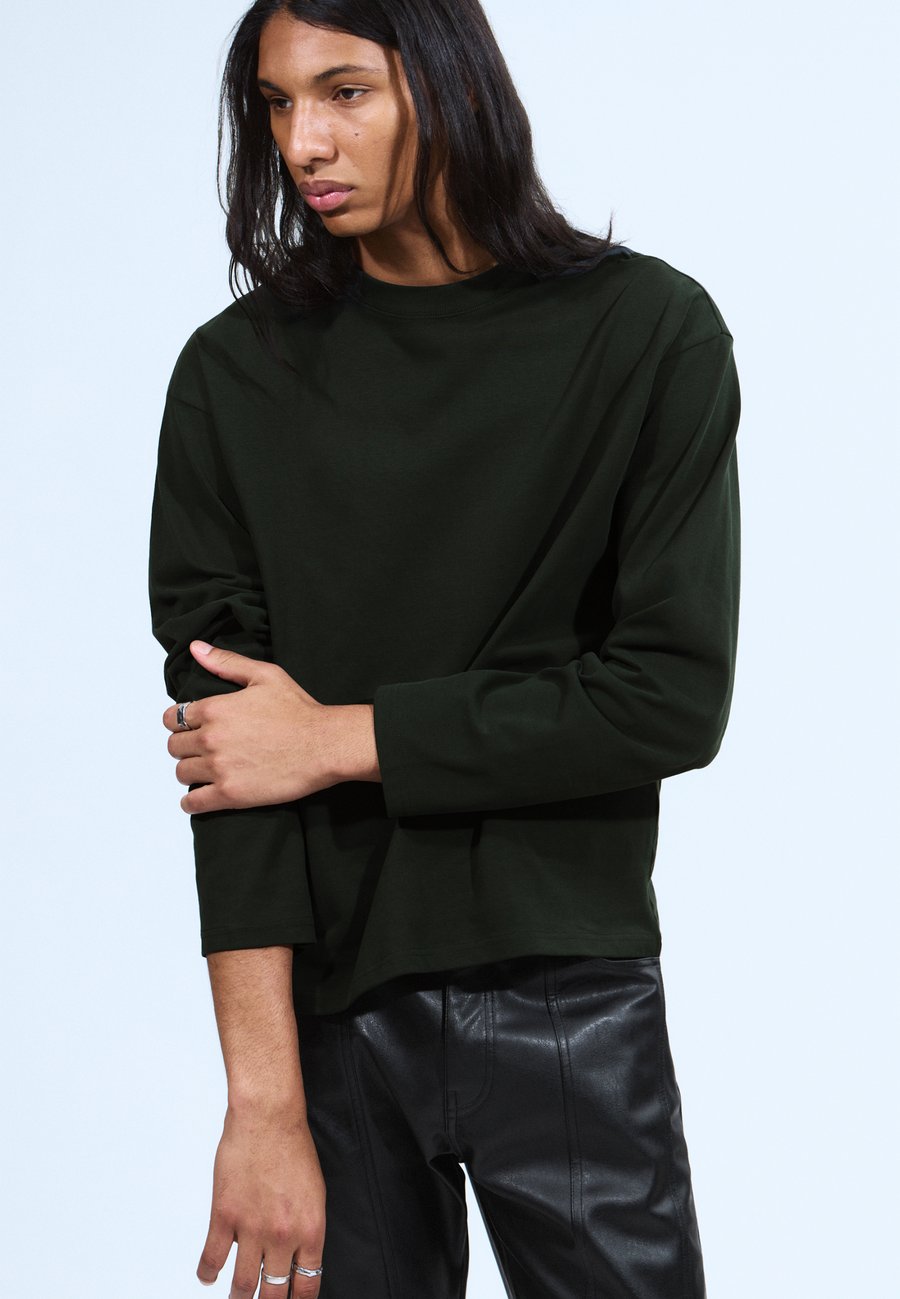 Топ Weekday GREAT BOXY, Green Dark/Dark Green
Топ Weekday GREAT BOXY, Green Dark/Dark Green