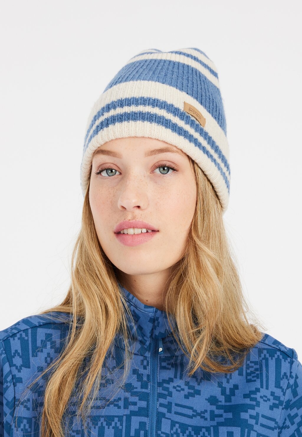 Шапка Protest, светло-голубой
Шапка Protest, светло-голубой