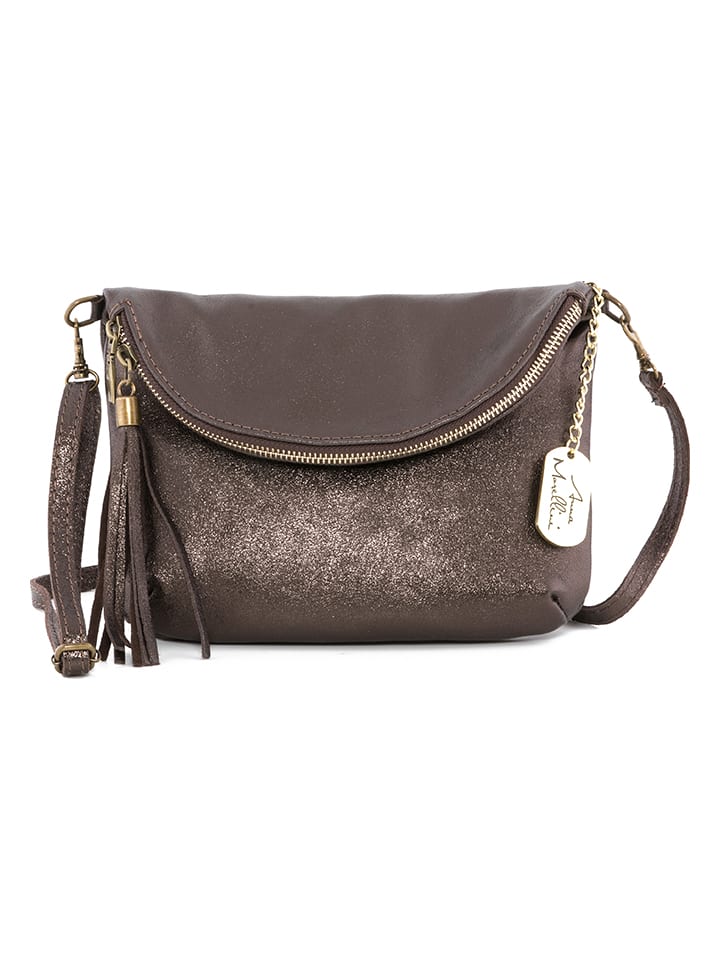 Кожаная сумка через плечо "Beverly" цвета бронзы - (Ш)22 x (В)18 x (Г)2 см Anna Morellini
Кожаная сумка через плечо "Beverly" цвета бронзы - (Ш)22 x (В)18 x (Г)2 см Anna Morellini