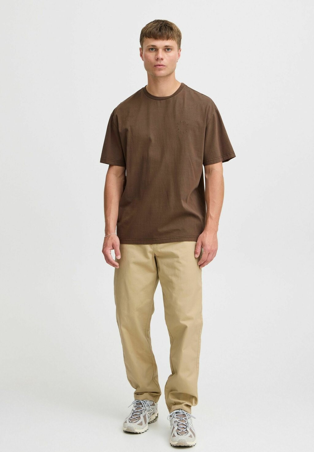 Базовая футболка MARKELL Solid, коричневый
Базовая футболка MARKELL Solid, коричневый