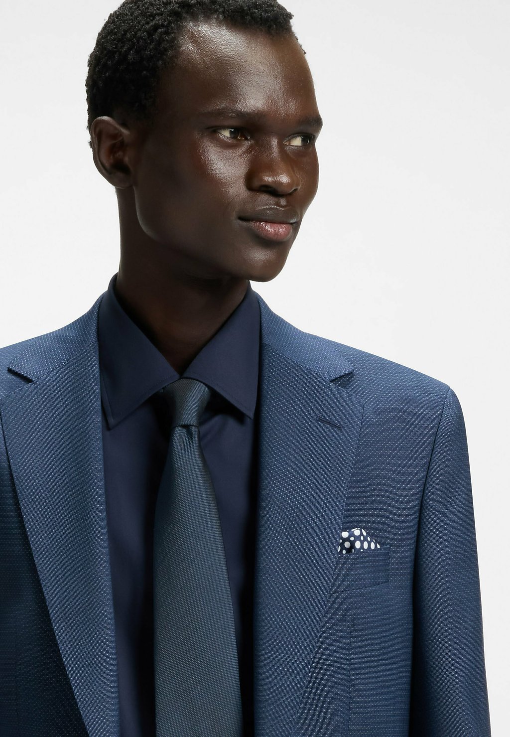 Галстук BOSS, темно-синий
Галстук BOSS, темно-синий