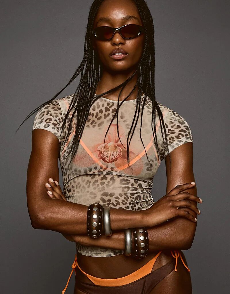 Футболка Bershka с короткими рукавами и принтом из тюля цвета кэмел
Футболка Bershka с короткими рукавами и принтом из тюля цвета кэмел