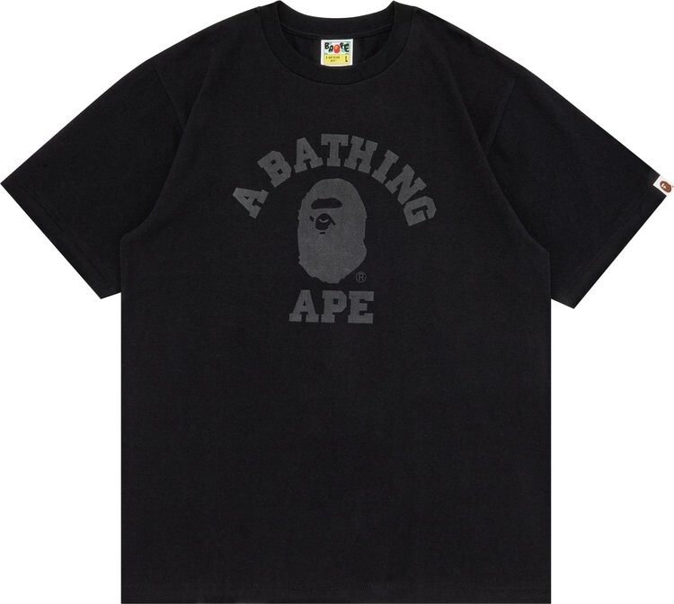 Футболка GOAT Exclusive BAPE College Tee In Black, черный 
Футболка GOAT Exclusive BAPE College Tee In Black, черный