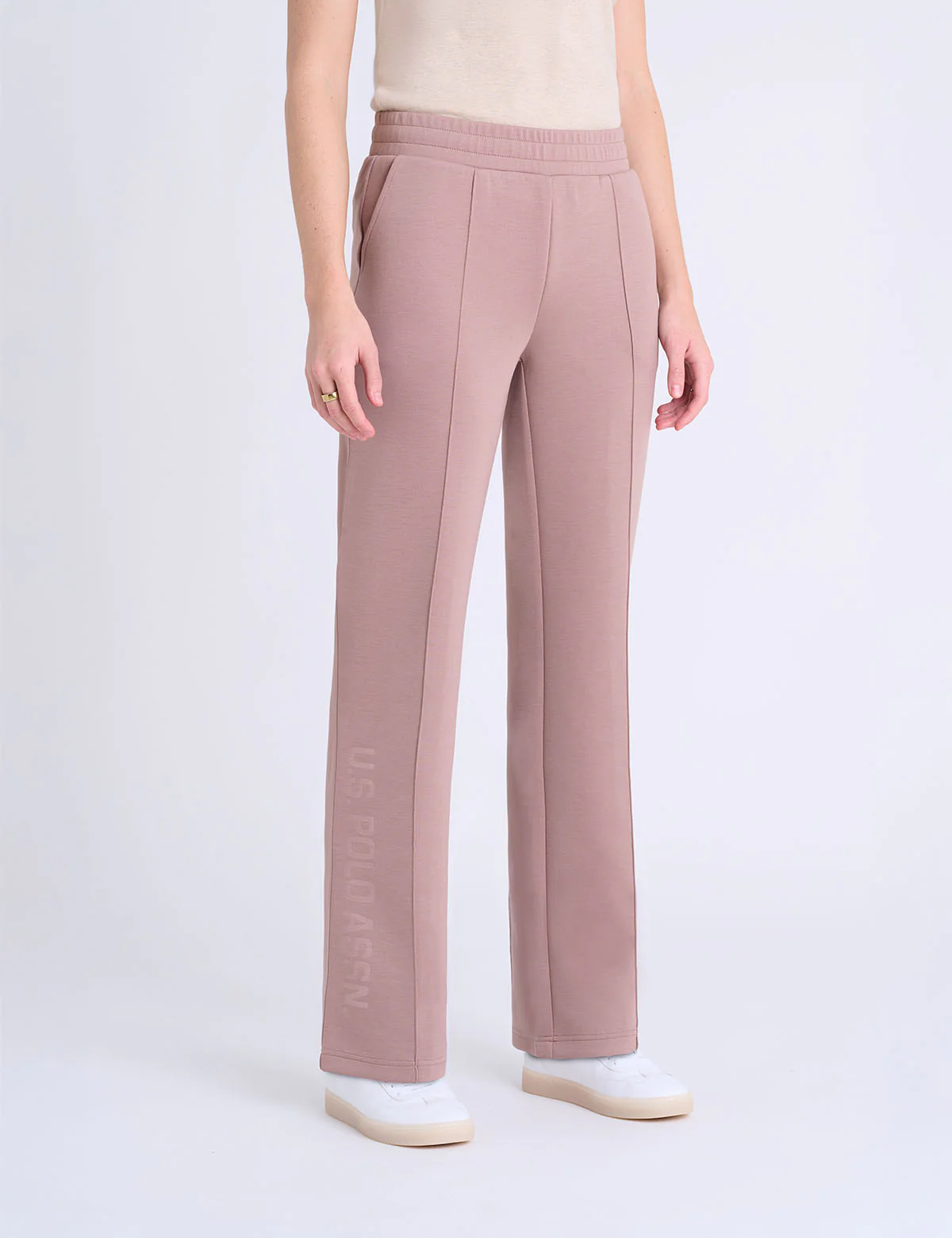 Спортивные брюки U.S. Polo Assn White Label Scuba Pintuck, бежевый
Спортивные брюки U.S. Polo Assn White Label Scuba Pintuck, бежевый