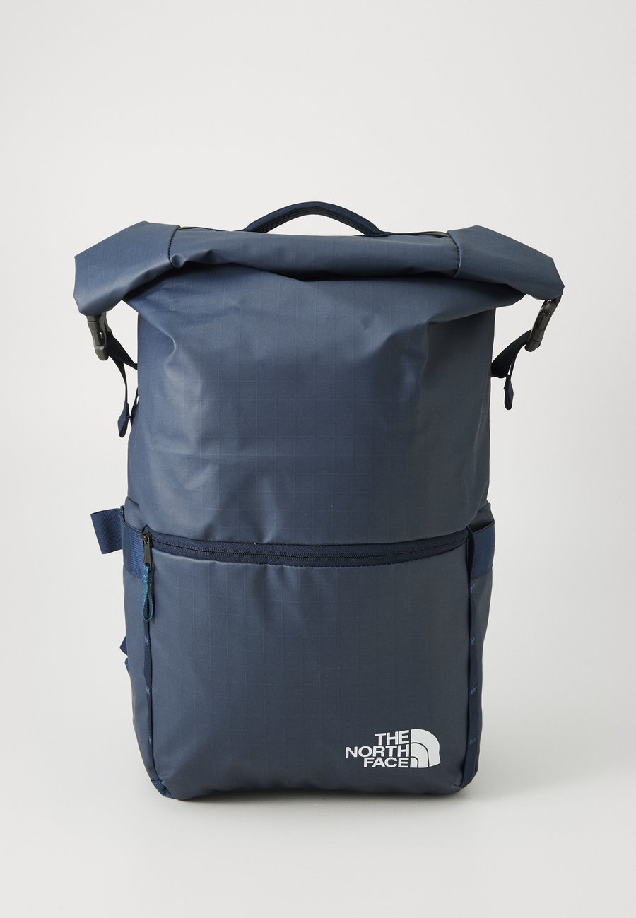 Рюкзак The North Face BASE CAMP VOYAGER ROLLTOP, Shady Blue/Summit Navy/Blue
Рюкзак The North Face BASE CAMP VOYAGER ROLLTOP, Shady Blue/Summit Navy/Blue