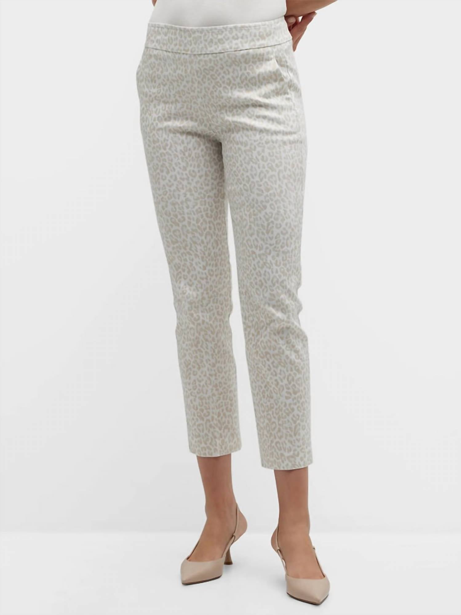 Прямые узкие брюки Lulu Ankle с карманом в золотисто-леопардовом цвете Avenue Montaigne
Прямые узкие брюки Lulu Ankle с карманом в золотисто-леопардовом цвете Avenue Montaigne