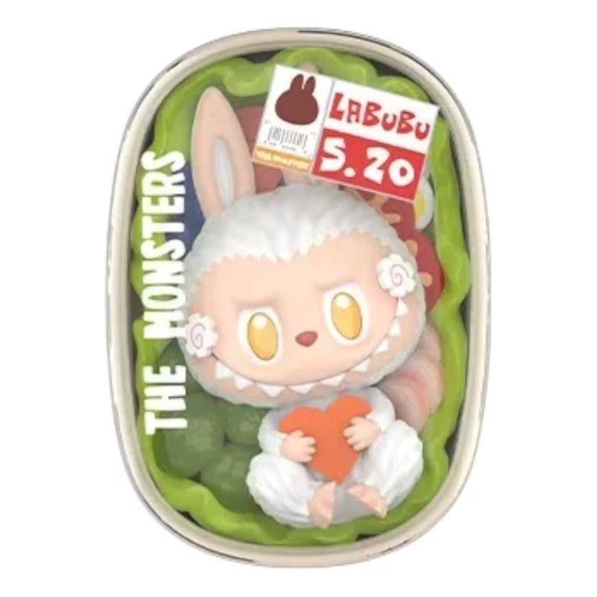 Фигурка Лабубу из серии Pop Mart The Monsters "Салат"
Фигурка Лабубу из серии Pop Mart The Monsters "Салат"