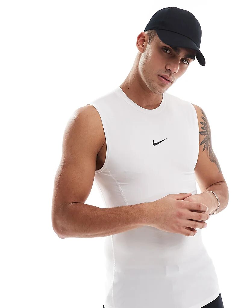 Топ Dri-FIT Muscle Fit белого цвета Nike Training
Топ Dri-FIT Muscle Fit белого цвета Nike Training