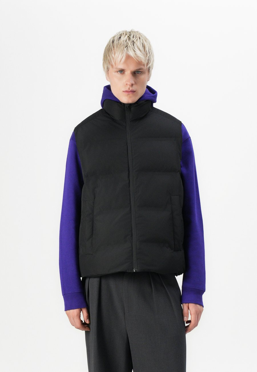 Куртка Jack & Jones JJESOHO BODYWARMER COLLAR, Black
Куртка Jack & Jones JJESOHO BODYWARMER COLLAR, Black