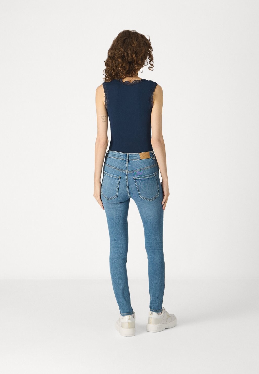Джинсы скинни HIGH WAIST JEANS Gina Tricot, синий деним
Джинсы скинни HIGH WAIST JEANS Gina Tricot, синий деним
