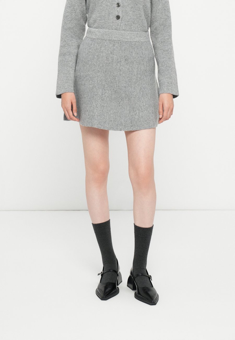 Юбка JDY JDYLEA LIFE SHORT SKIRT, Medium Grey/Mottled Grey
Юбка JDY JDYLEA LIFE SHORT SKIRT, Medium Grey/Mottled Grey
