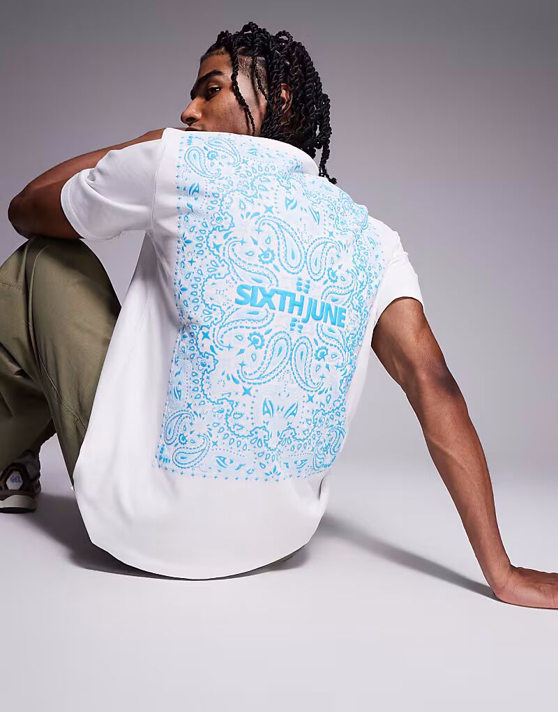 Футболка с принтом банданы на спине Sixth June белого цвета
Футболка с принтом банданы на спине Sixth June белого цвета