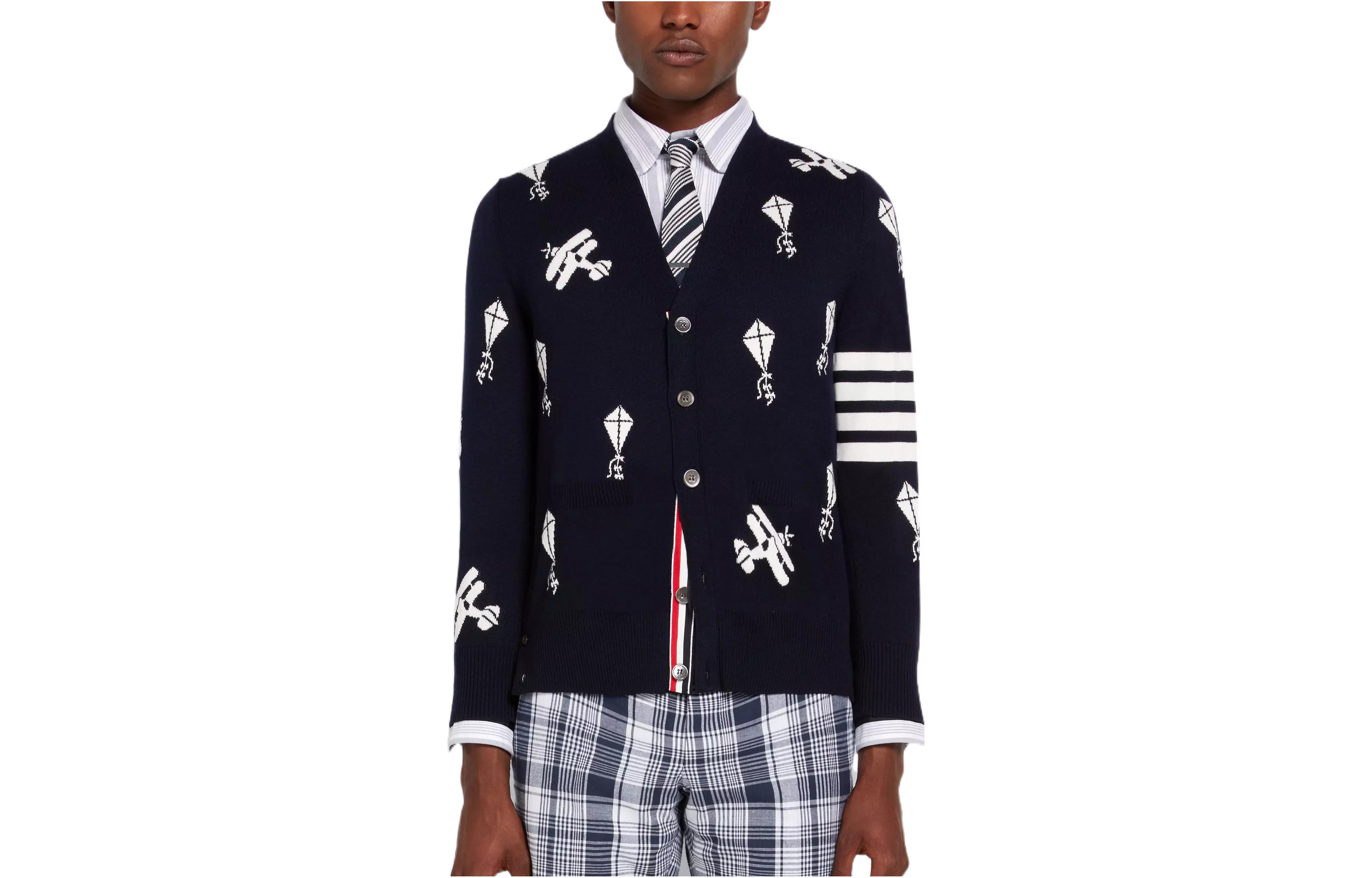 Кардиган Sky Icons 4 Bar THOM BROWNE, синий
Кардиган Sky Icons 4 Bar THOM BROWNE, синий