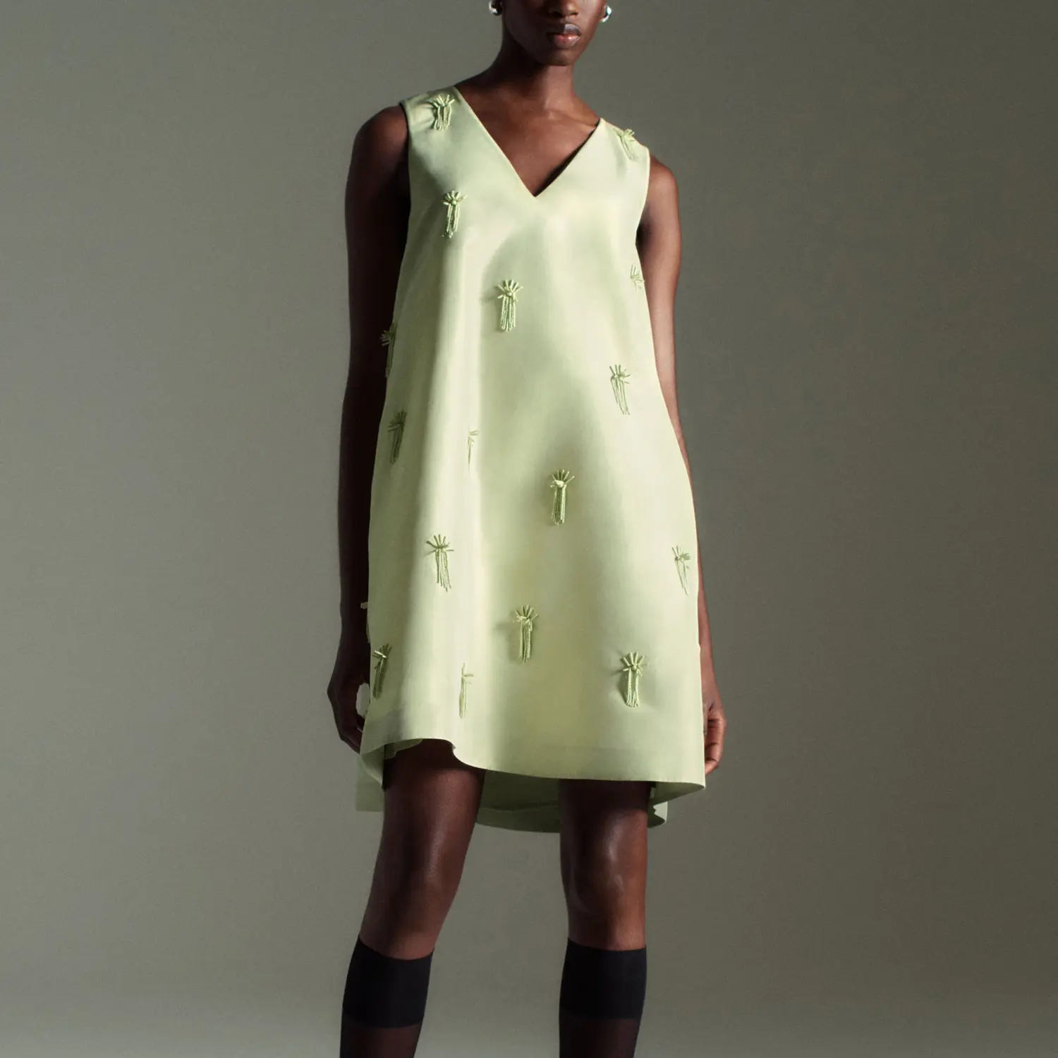 Платье без рукавов женское светло-зеленое Cos
Платье без рукавов женское светло-зеленое Cos