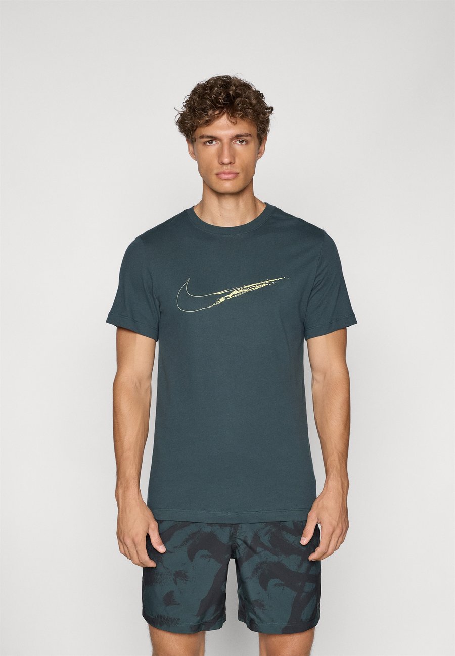 Спортивная футболка Nike Performance TEE, Seaweed/Lemon Twist/Dark Green
Спортивная футболка Nike Performance TEE, Seaweed/Lemon Twist/Dark Green