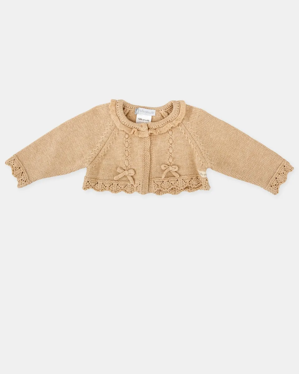 Вязаная детская курточка с бантиками и ажурными деталями Tutto Piccolo, светло-коричневый
Вязаная детская курточка с бантиками и ажурными деталями Tutto Piccolo, светло-коричневый
