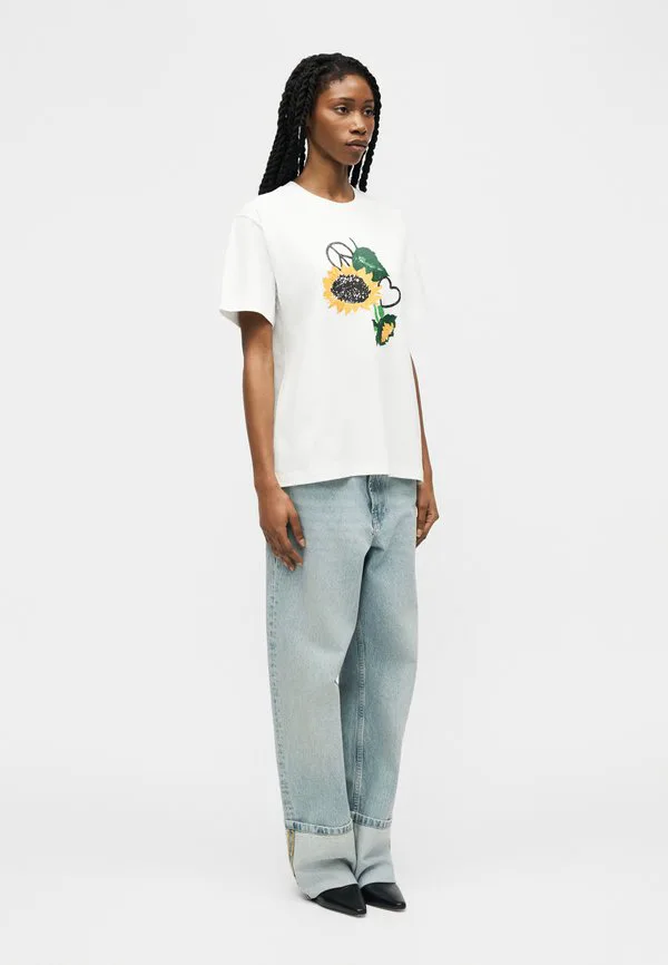 Футболка с принтом Moschino Jeans, Multi-Coloured, Красный, Футболка с принтом Moschino Jeans, Multi-Coloured
Футболка с принтом Moschino Jeans, Multi-Coloured, Красный, Футболка с принтом Moschino Jeans, Multi-Coloured