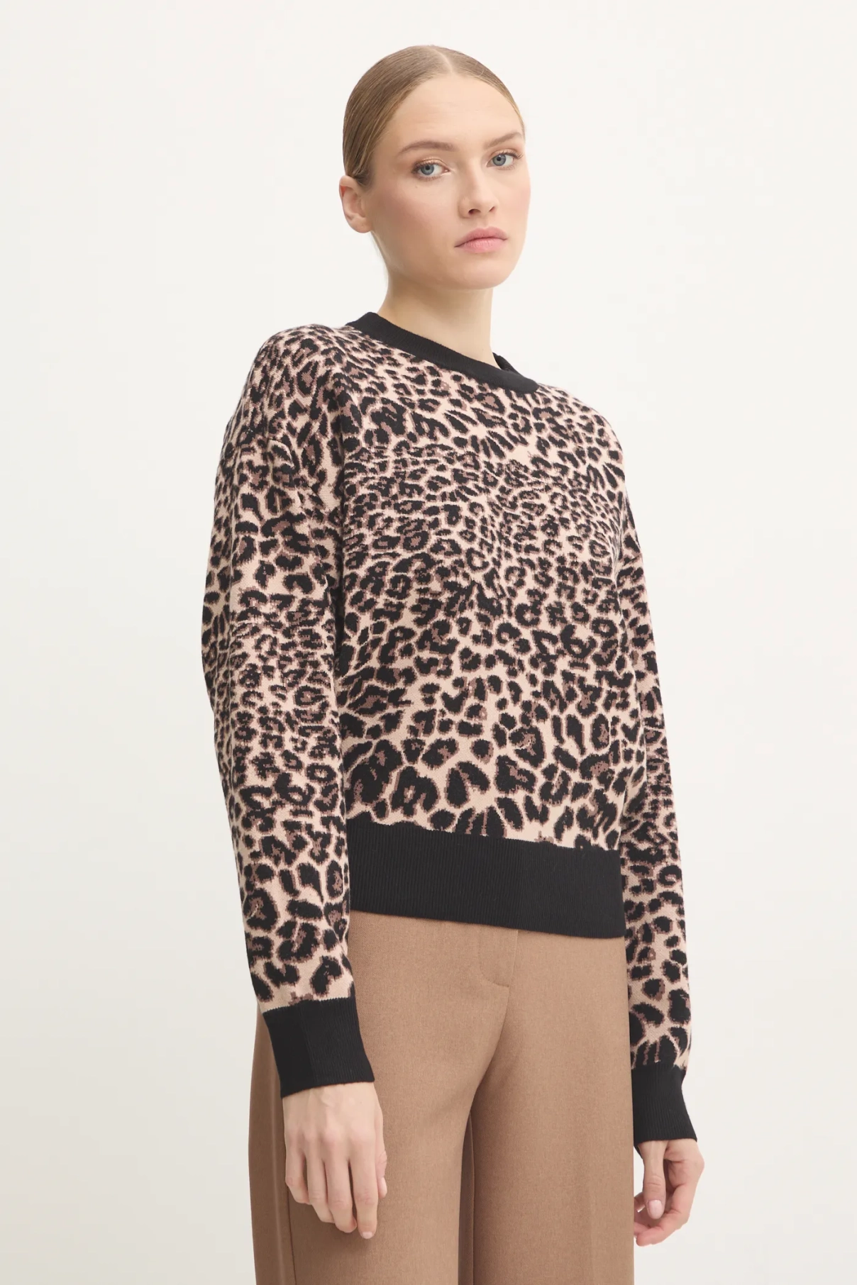 Свитер Answear Lab, черный
Свитер Answear Lab, черный