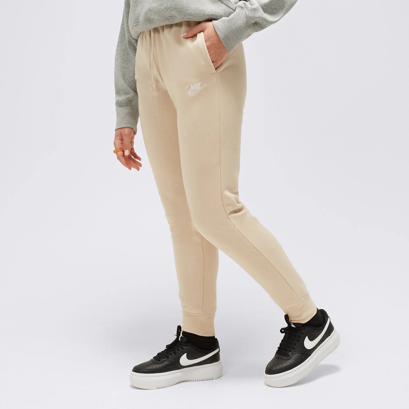 Брюки Nike Club, бежевый
Брюки Nike Club, бежевый