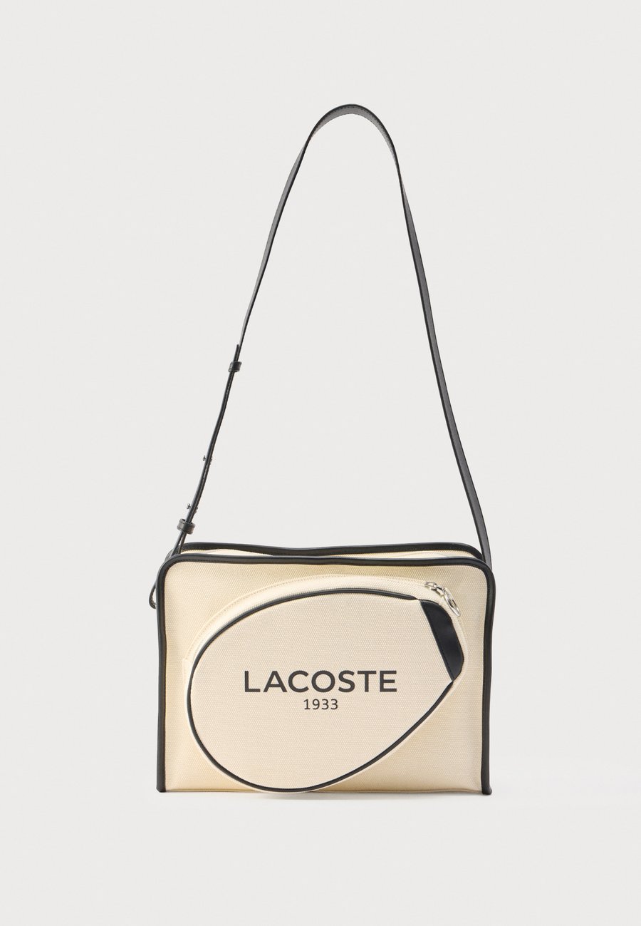 Сумка кросс-боди Lacoste CROSSOVER BAG, Naturel/Noir/Off-White
Сумка кросс-боди Lacoste CROSSOVER BAG, Naturel/Noir/Off-White