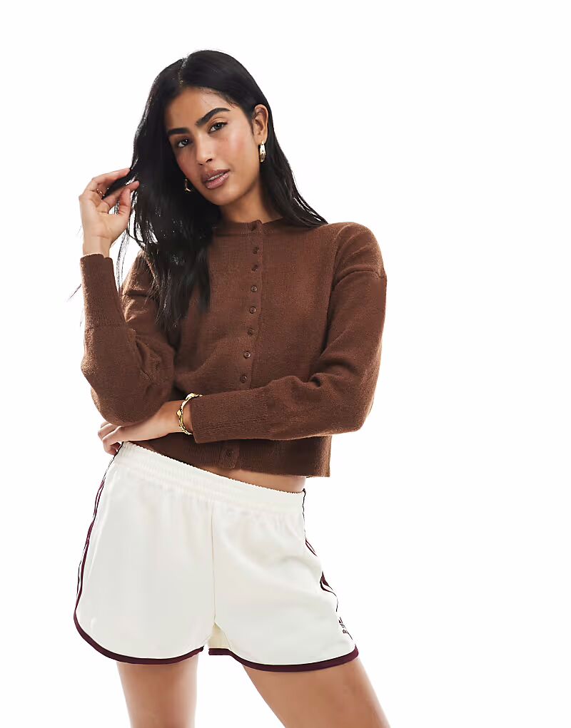 Приталенный кардиган Daisy Street коричневого цвета 
Приталенный кардиган Daisy Street коричневого цвета