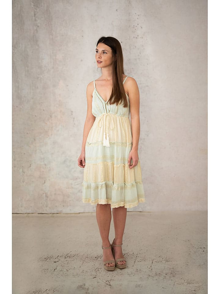 Платье до колена Lula Natura
Платье до колена Lula Natura