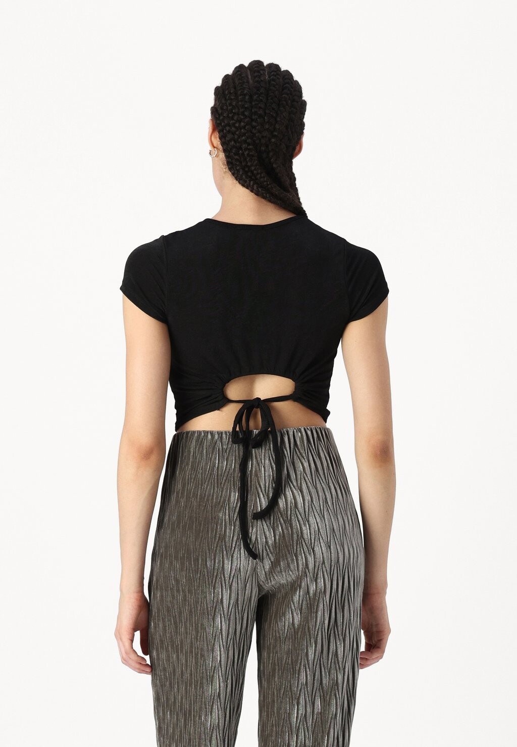 Топ DOLLY ROCHED CROP WAL G., черный
Топ DOLLY ROCHED CROP WAL G., черный