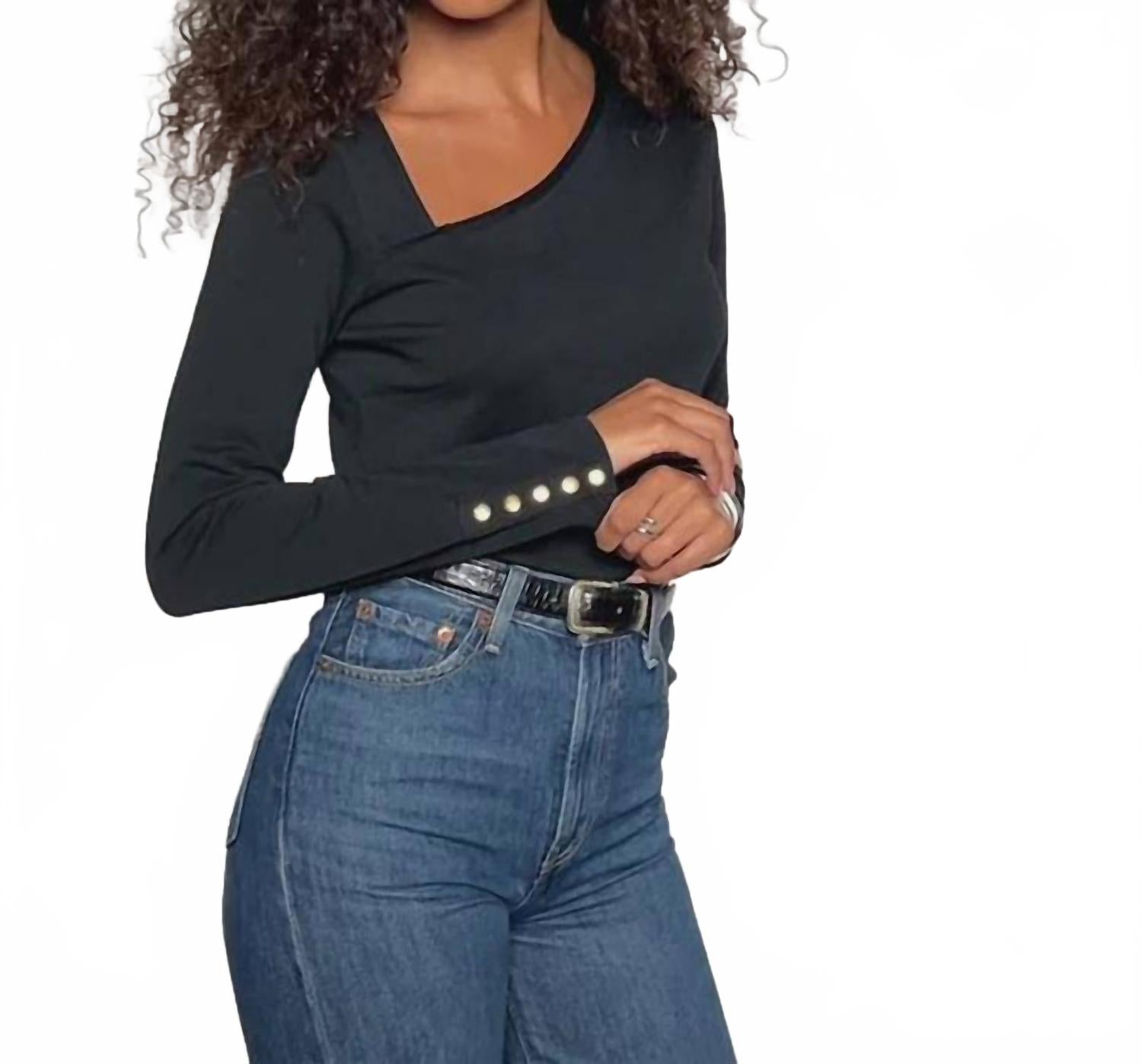 Асимметричный топ Anita в черном цвете Nation LTD
Асимметричный топ Anita в черном цвете Nation LTD