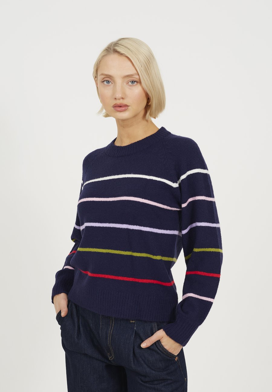 Джемпер Brave Soul RAGLAN SLEEVE CREW NECK WITH STRIPES, Dark Blue
Джемпер Brave Soul RAGLAN SLEEVE CREW NECK WITH STRIPES, Dark Blue